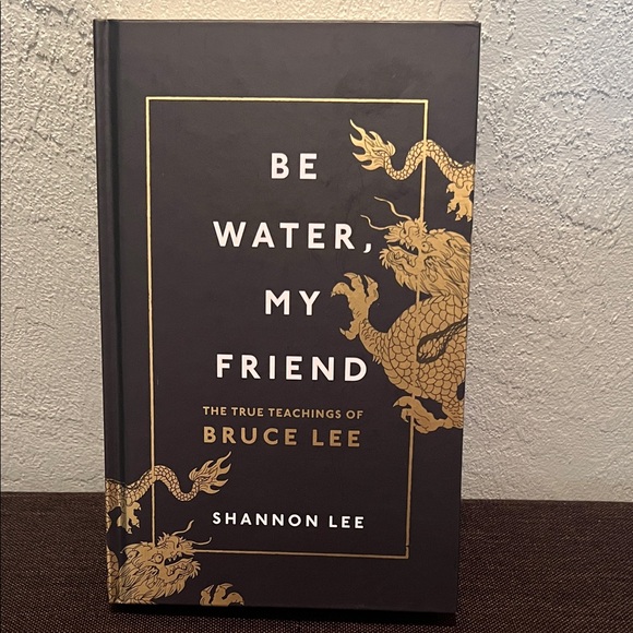 Bruce Lee Other - #0591+ Bruce Lee Black/Gold Hardcover Book by Shannon Lee ( Bruce Lee Daughter)